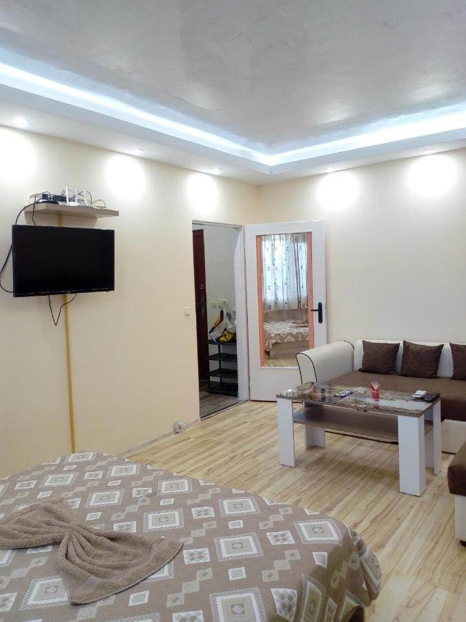 Апартамент Дани Apartament Dani Apartment Kazanlak Exterior photo